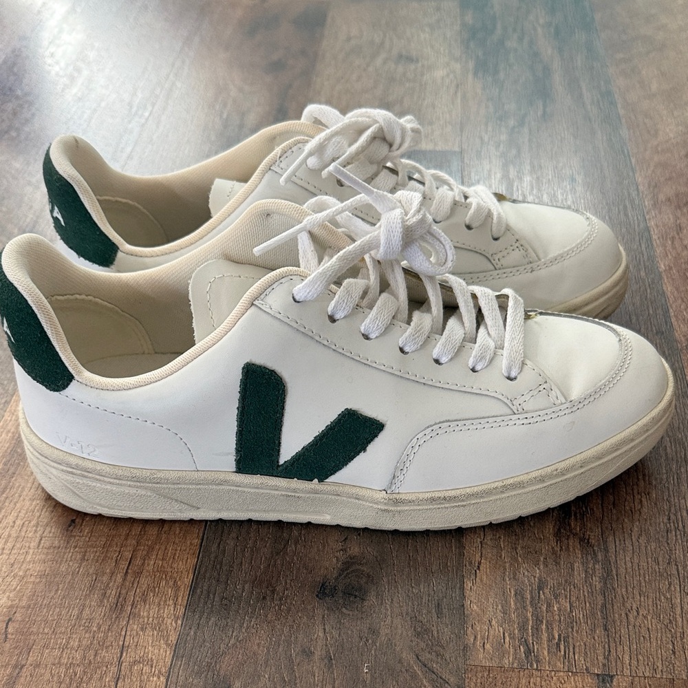 Veja V12 White and Green Women Sneakers Size 38